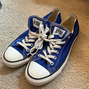 Royal Blue Converse Chuck Taylor All-Star Shoes, low ankle. Size 6 men/8 women.